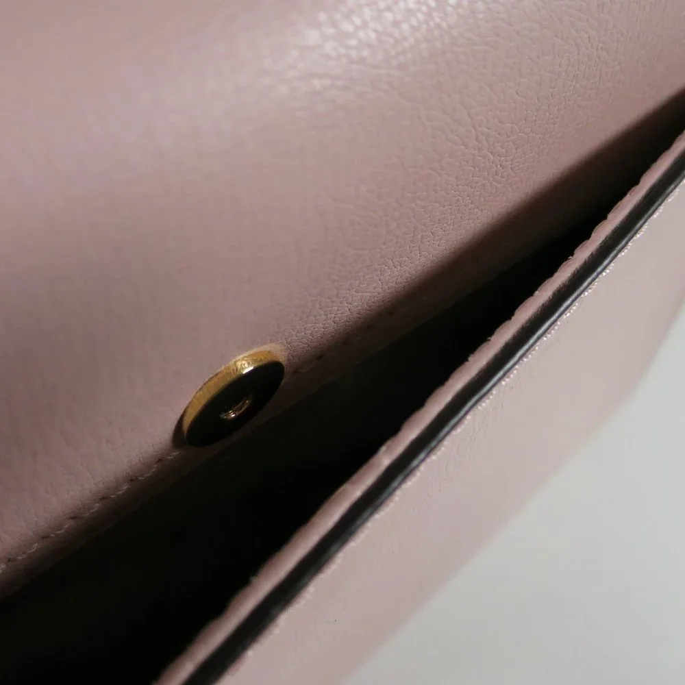 Michael Kors disclaimer color